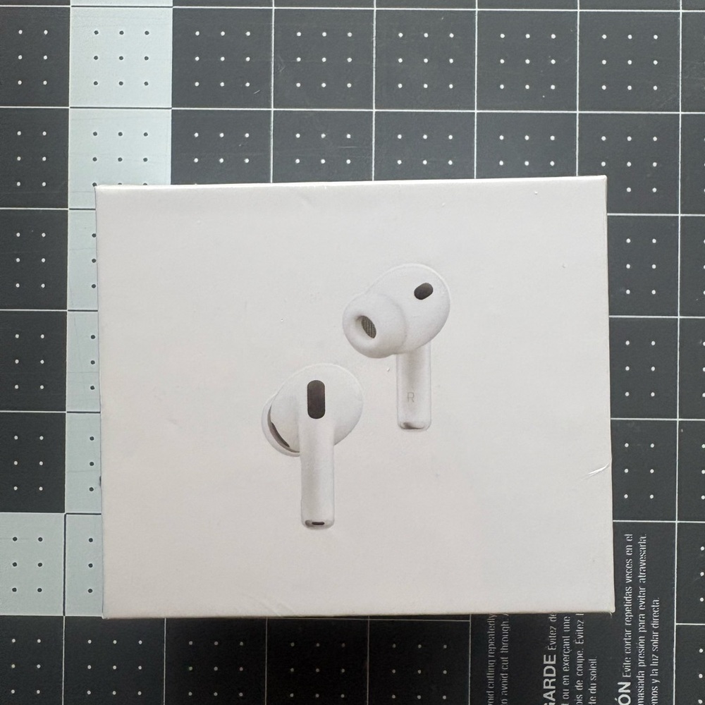 Apple AirPods Pro 3 with White Charging Case